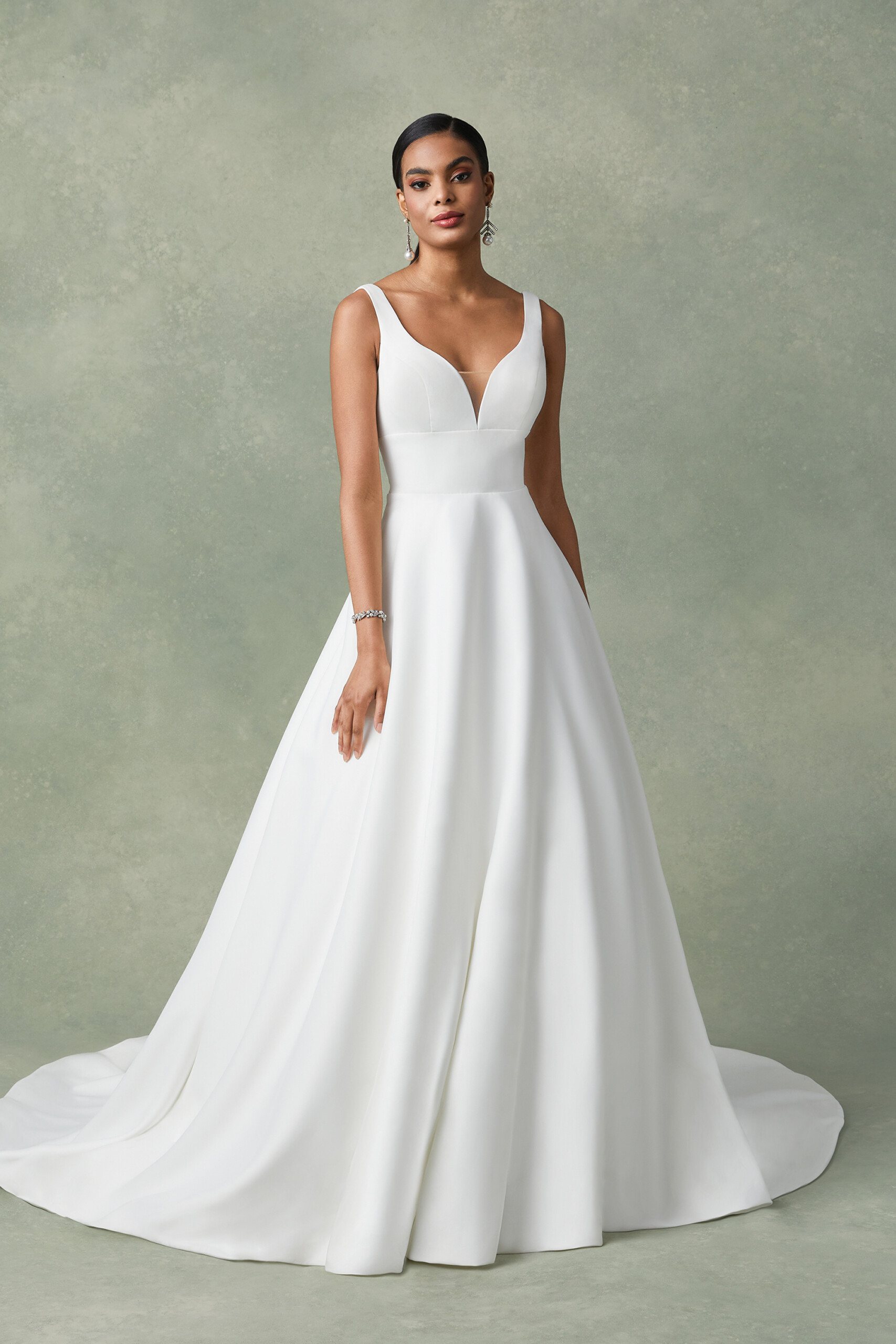 https://www.weddingdressesnewcastle.co.uk/wp-content/uploads/2022/11/Justin-Alexander-Freeland-style-88290-scaled.jpg